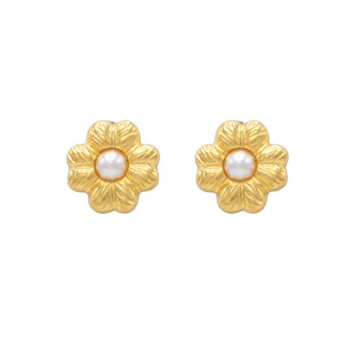 clover stud with pearl